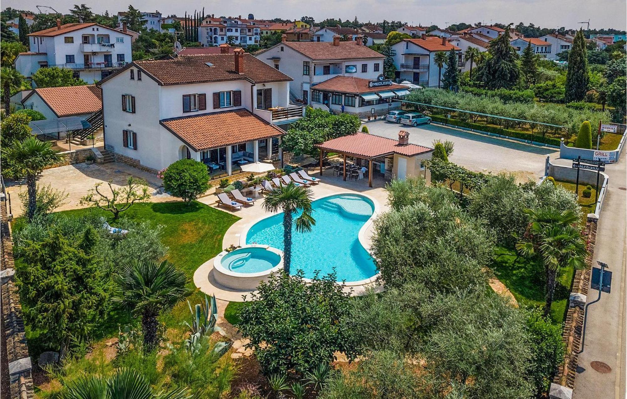 Villa David Пореч Екстериор снимка